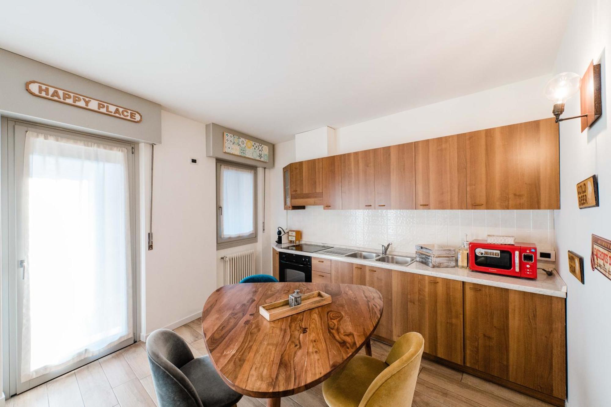 Moon And Sun Apartment *